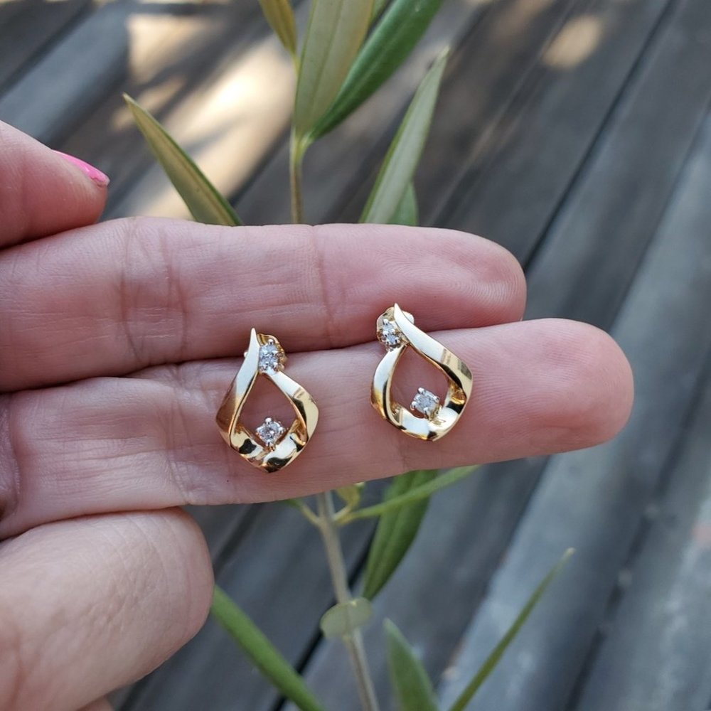 14K Gold Diamond Stud Earrings